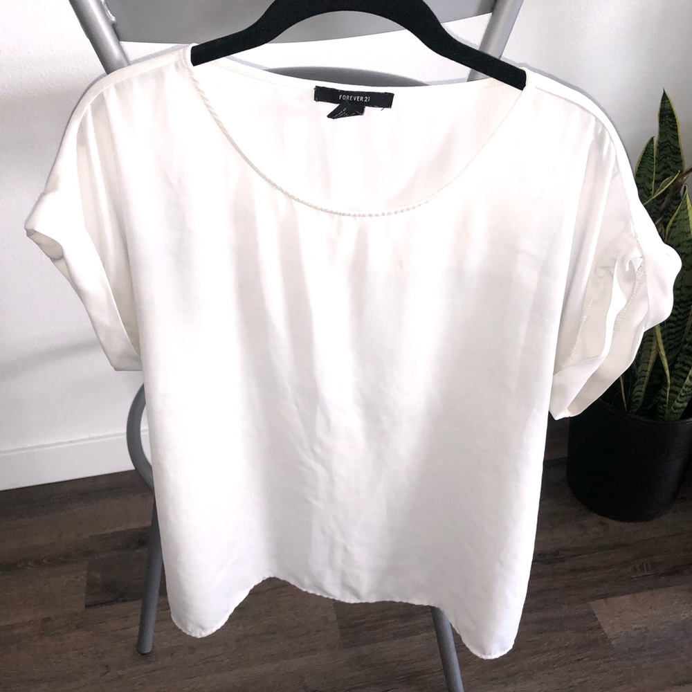 Flowy White Top